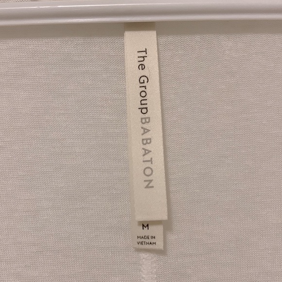 The Group by Babaton White V-Neck Tee (US M). NWT. - Picture 3 of 4